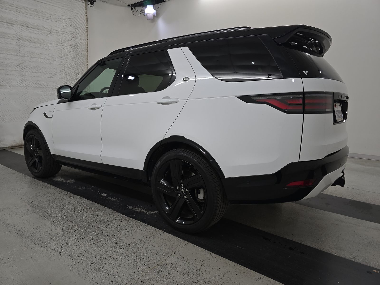 2023 Land Rover Discovery R-Dynamic HSE AWD