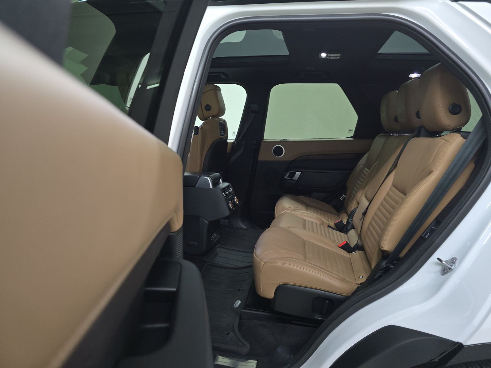 2023 Land Rover Discovery R-Dynamic HSE AWD