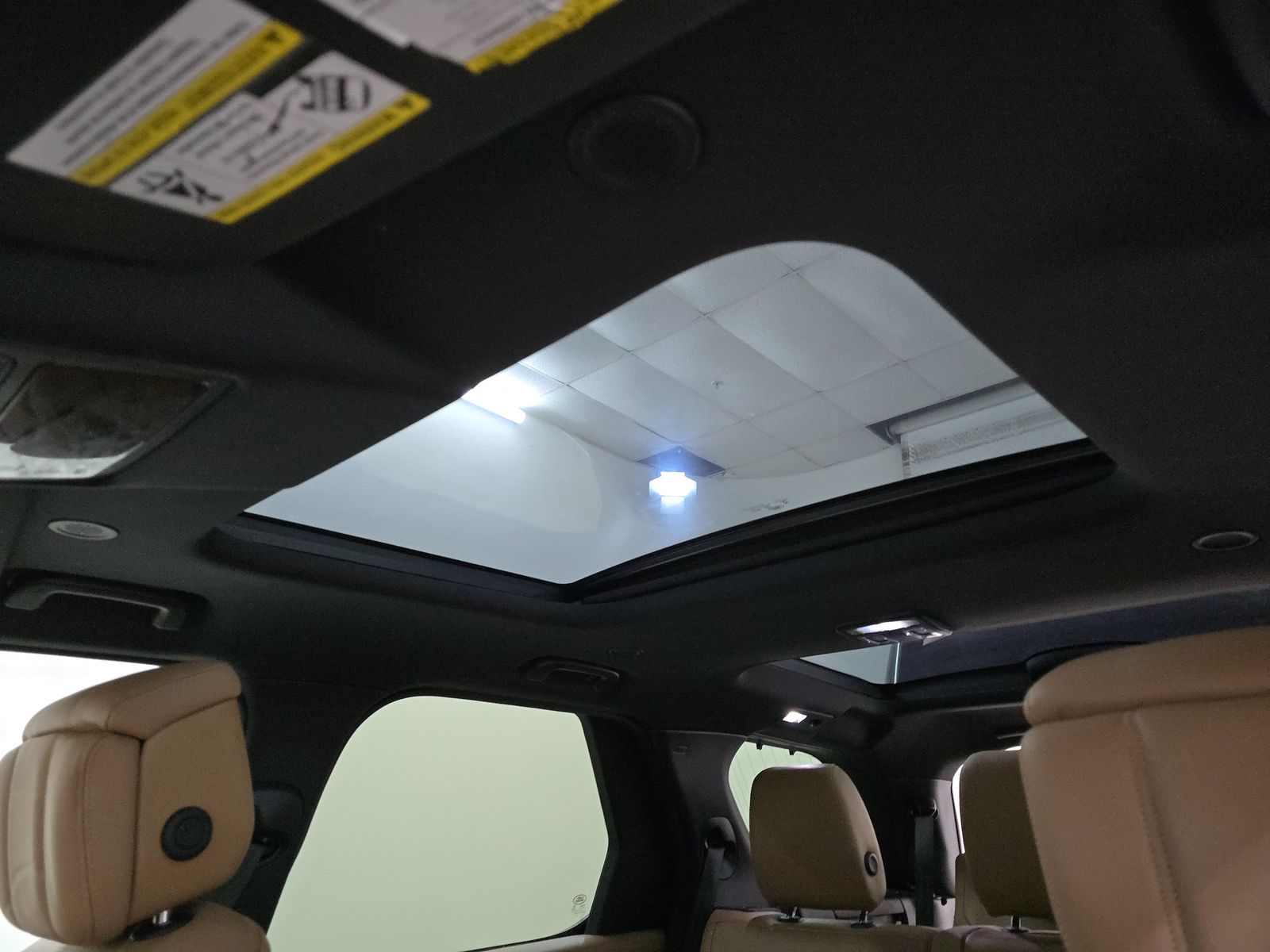 2023 Land Rover Discovery R-Dynamic HSE AWD