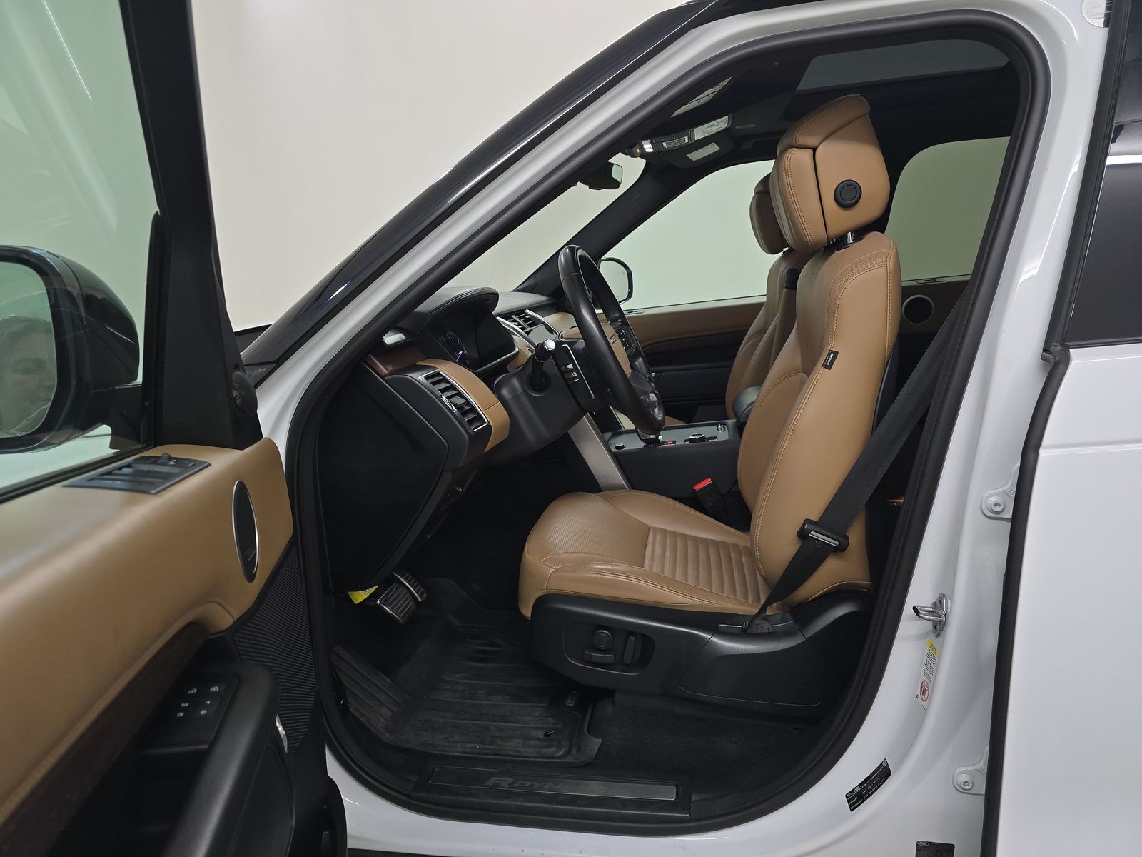 2023 Land Rover Discovery R-Dynamic HSE AWD