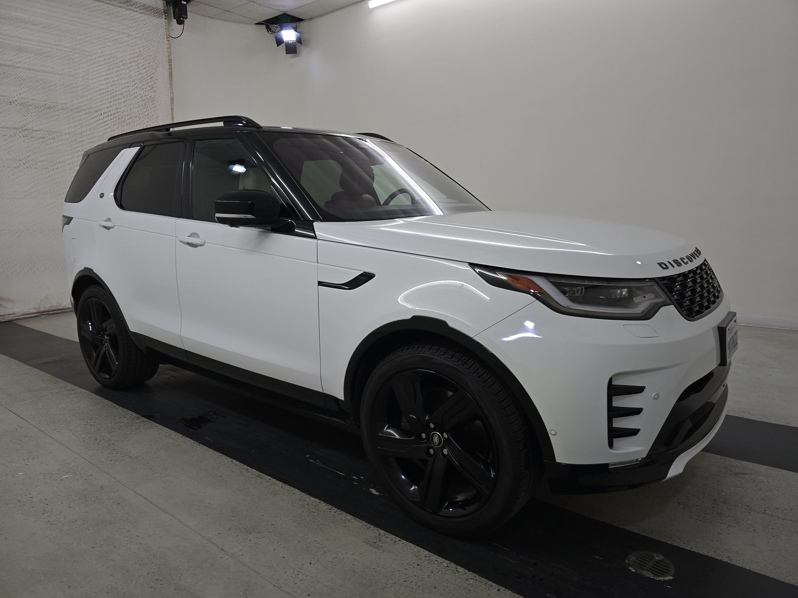 2023 Land Rover Discovery R-Dynamic HSE AWD