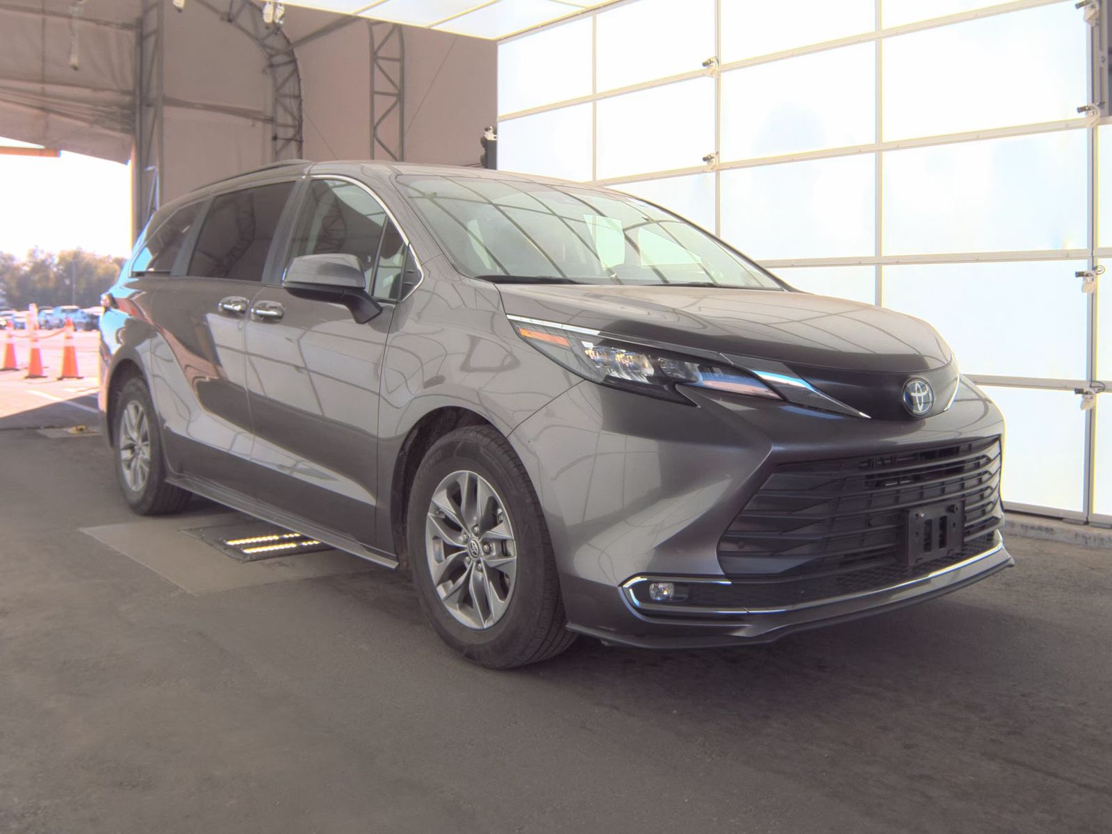 2024 Toyota Sienna XLE FWD