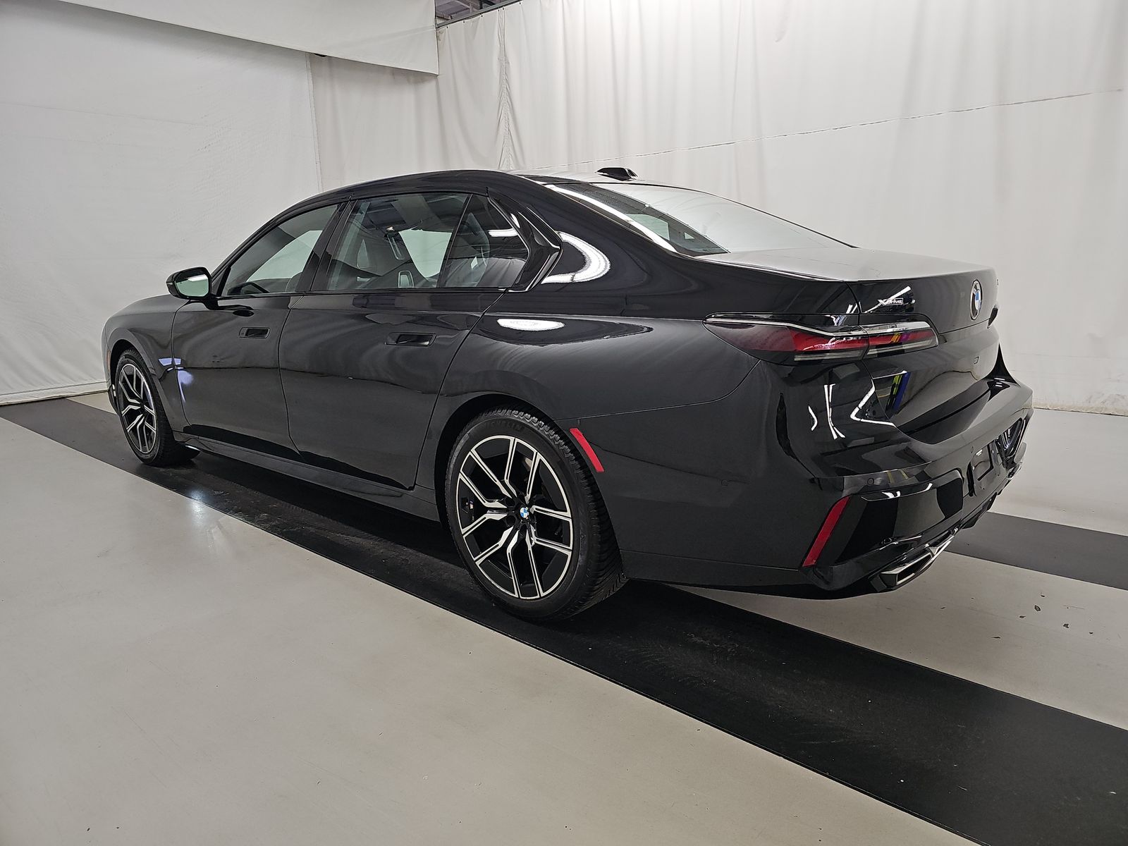 2023 BMW 7 Series 760i xDrive AWD