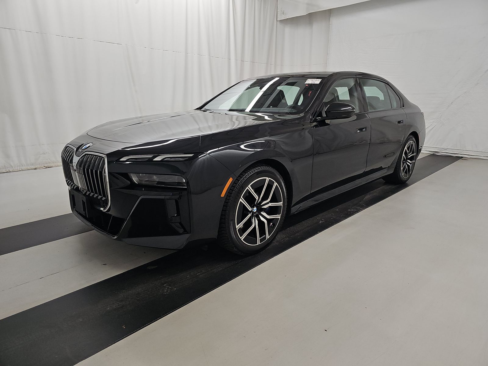 2023 BMW 7 Series 760i xDrive AWD
