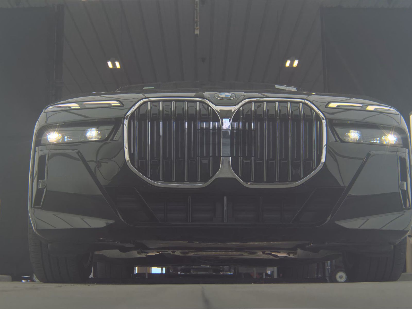 2025 BMW 7 Series 740i RWD