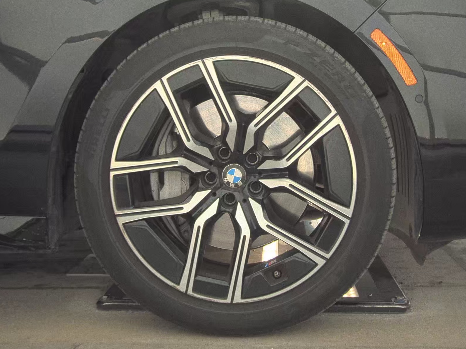 2025 BMW 7 Series 740i RWD