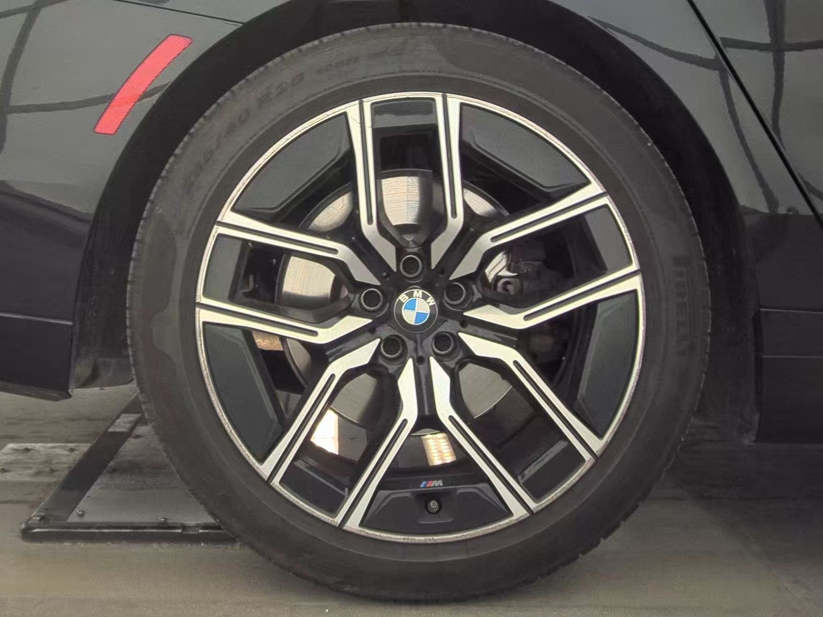 2025 BMW 7 Series 740i RWD