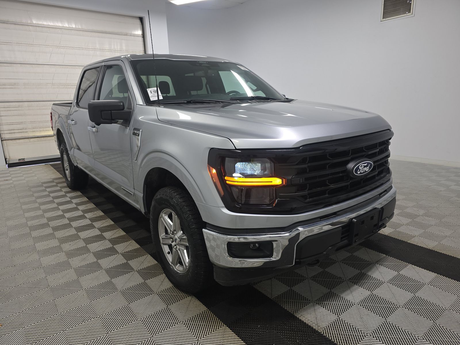 2024 Ford F-150 Hybrid XLT AWD