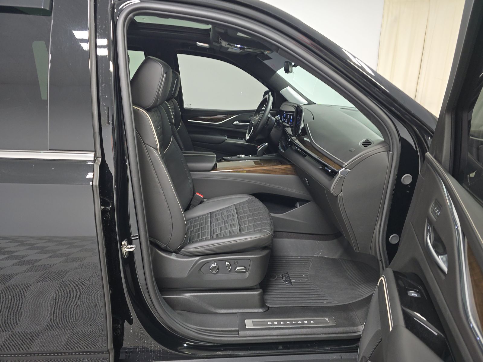 2024 Cadillac Escalade ESV Premium Luxury Platinum AWD