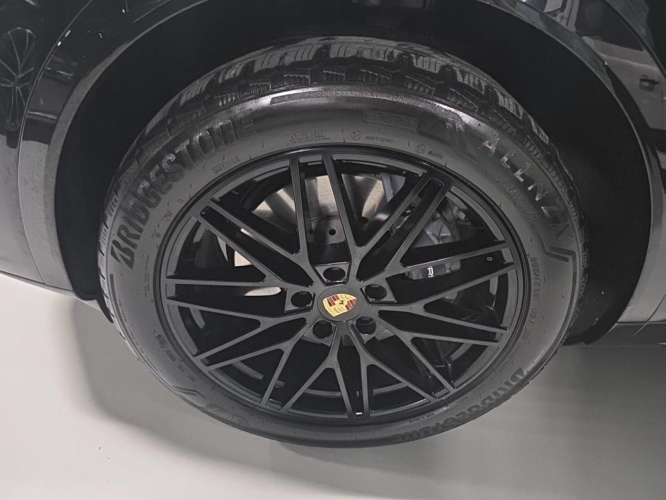 2024 Porsche Cayenne Base AWD