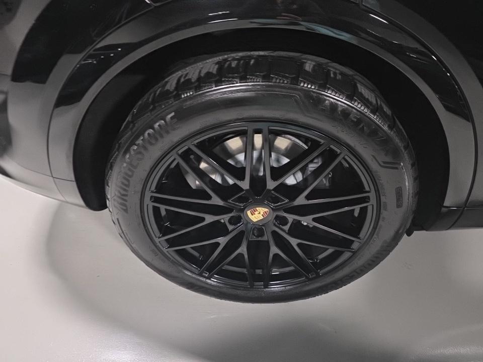 2024 Porsche Cayenne Base AWD