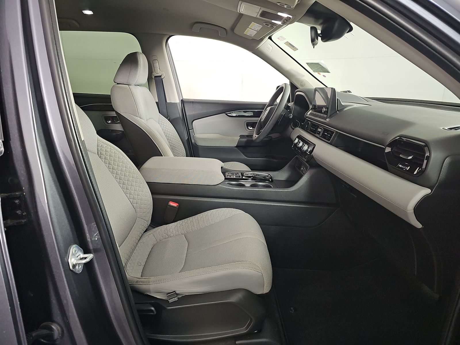 2023 Honda Pilot LX AWD