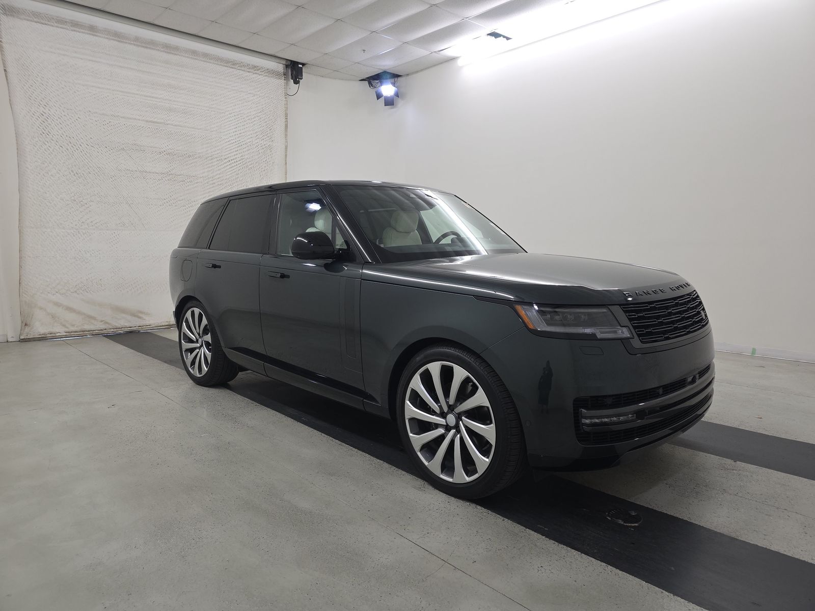 2025 Land Rover Range Rover SE AWD