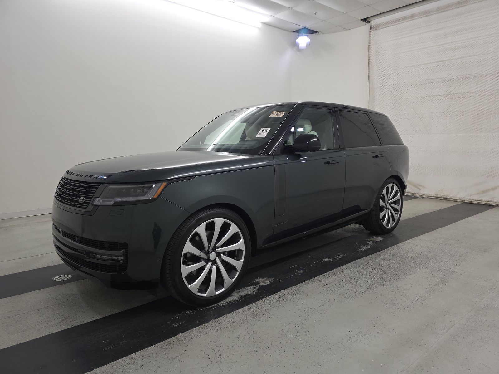 2025 Land Rover Range Rover SE AWD