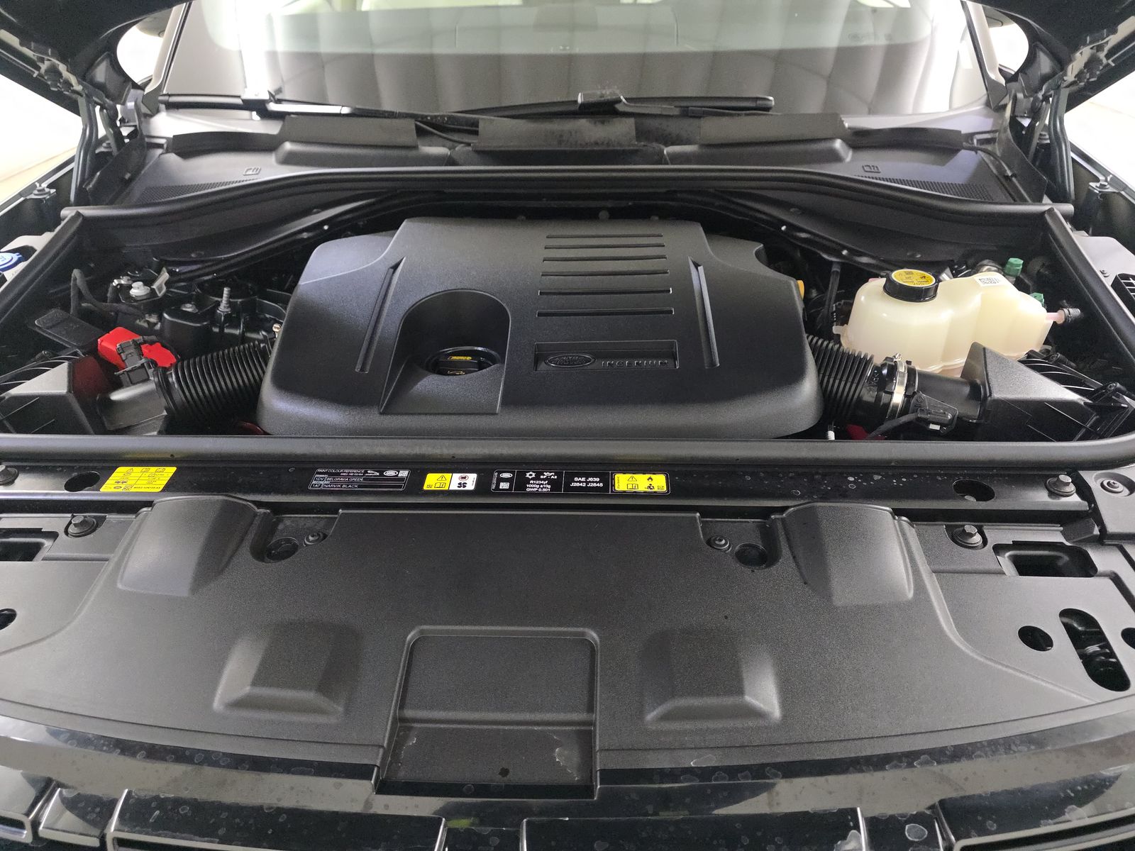 2025 Land Rover Range Rover SE AWD