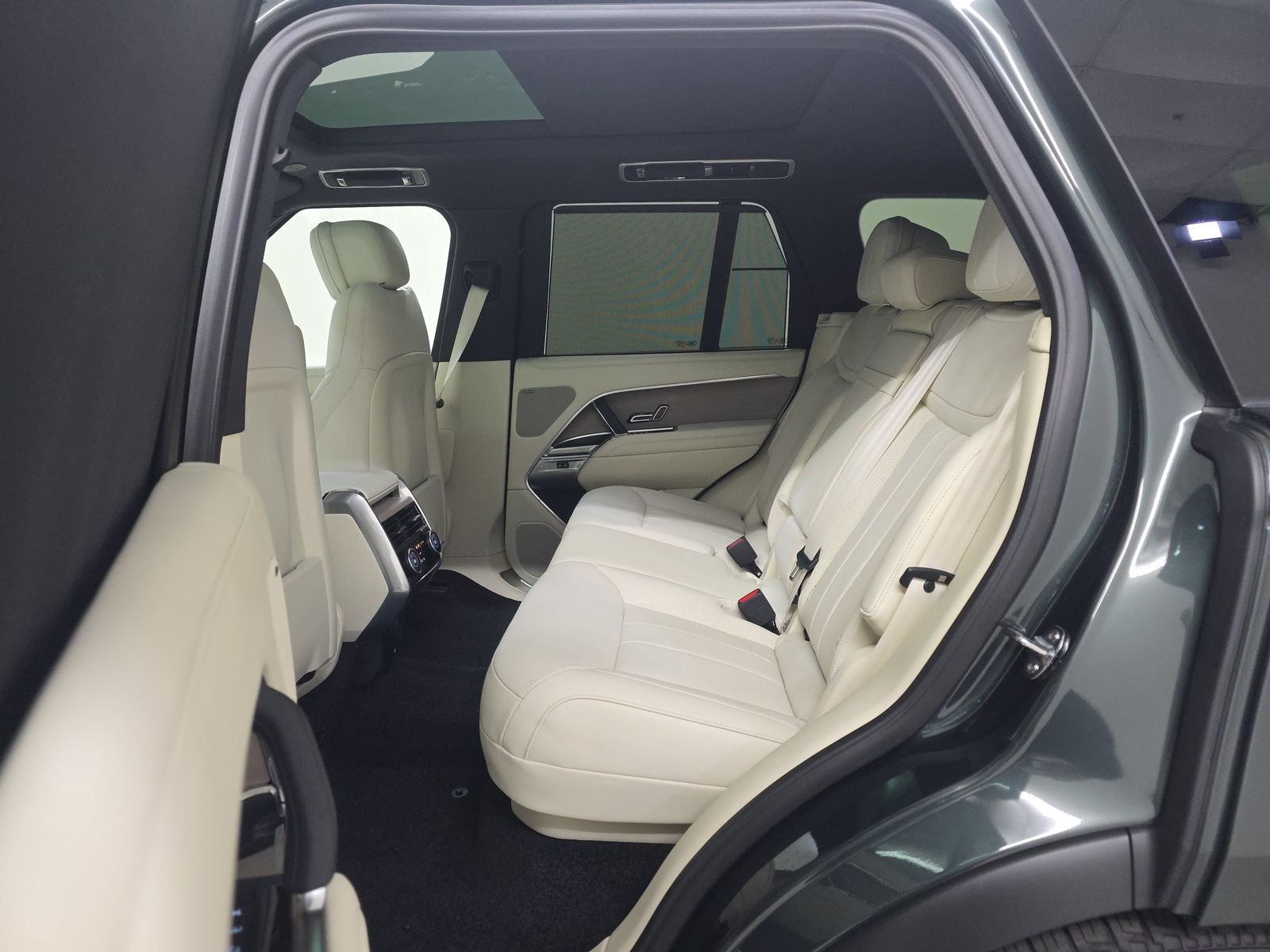 2025 Land Rover Range Rover SE AWD