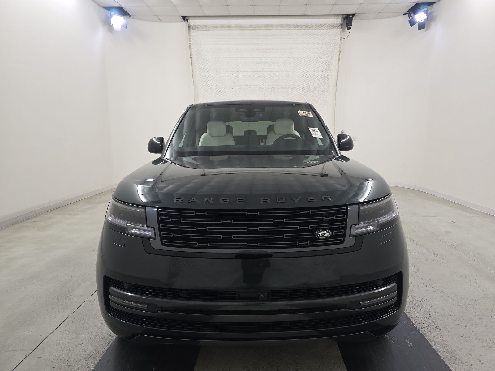 2025 Land Rover Range Rover SE AWD