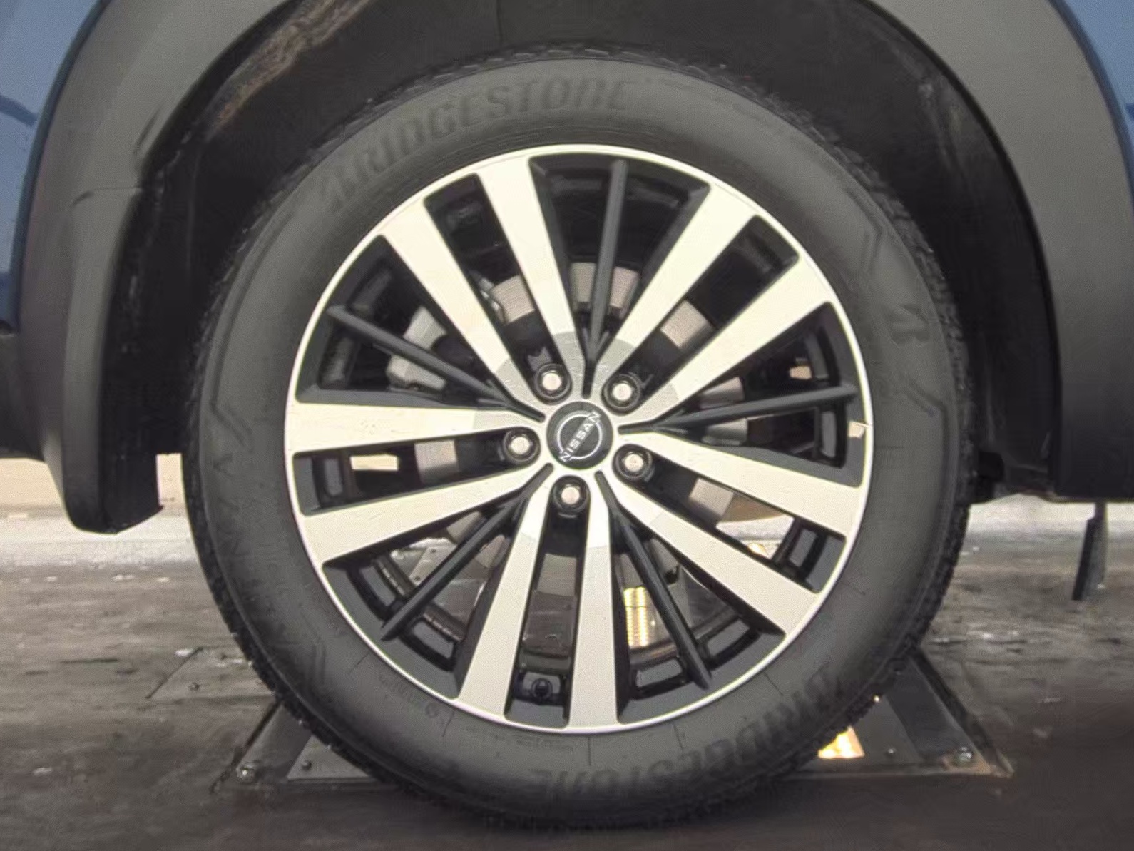 2024 Nissan Pathfinder Platinum FWD