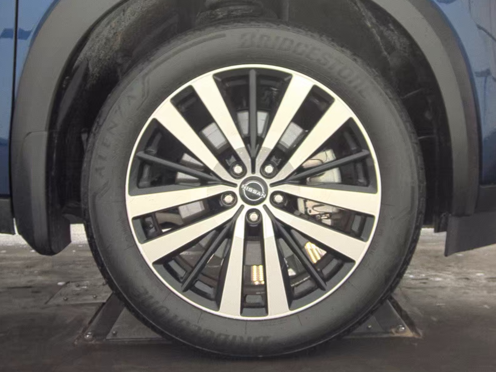 2024 Nissan Pathfinder Platinum FWD