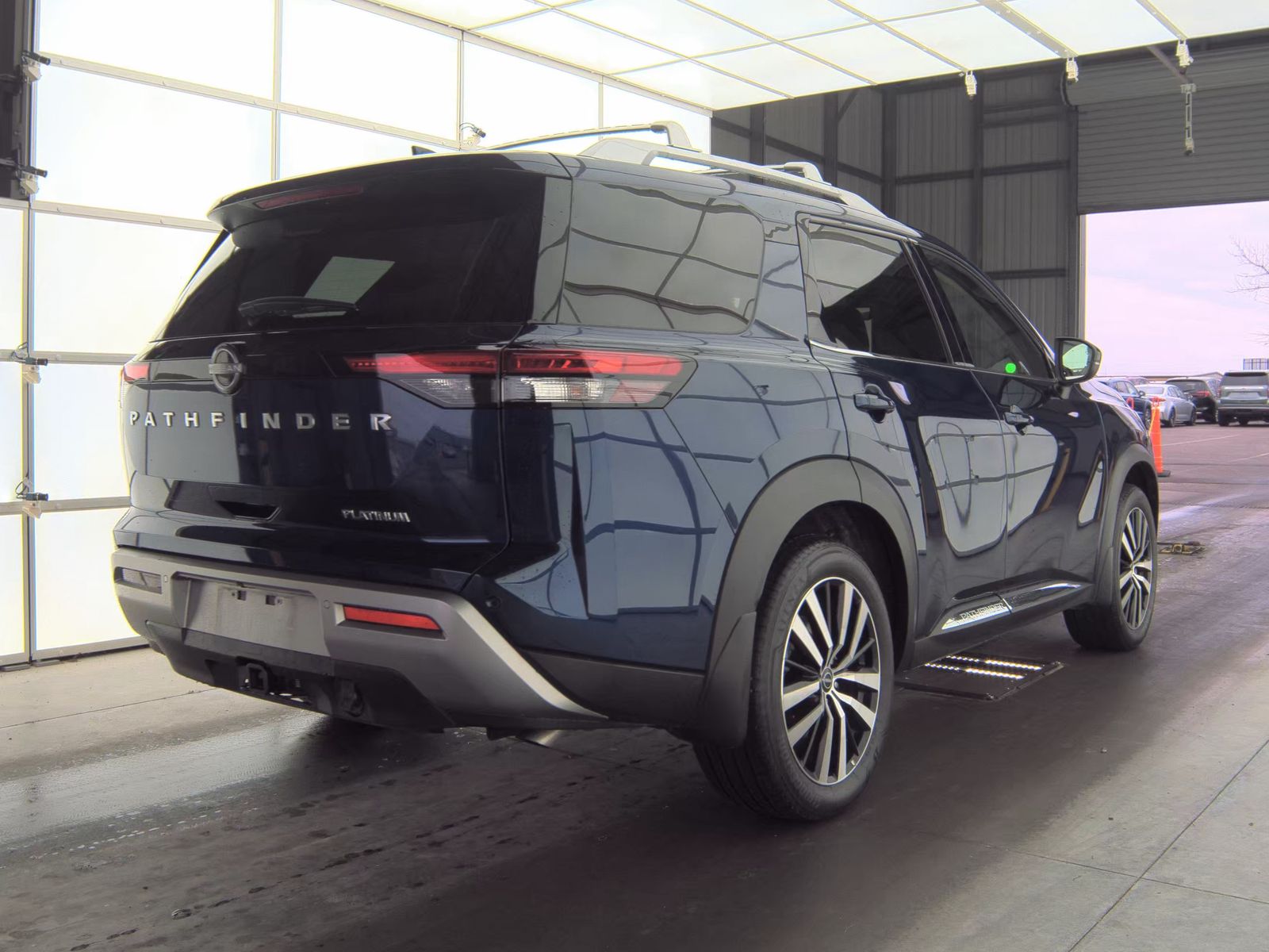 2024 Nissan Pathfinder Platinum FWD