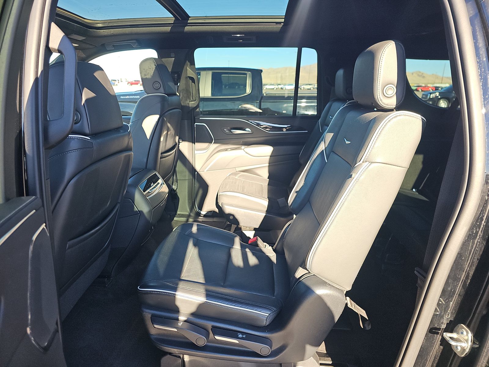 2023 Cadillac Escalade ESV Sport AWD