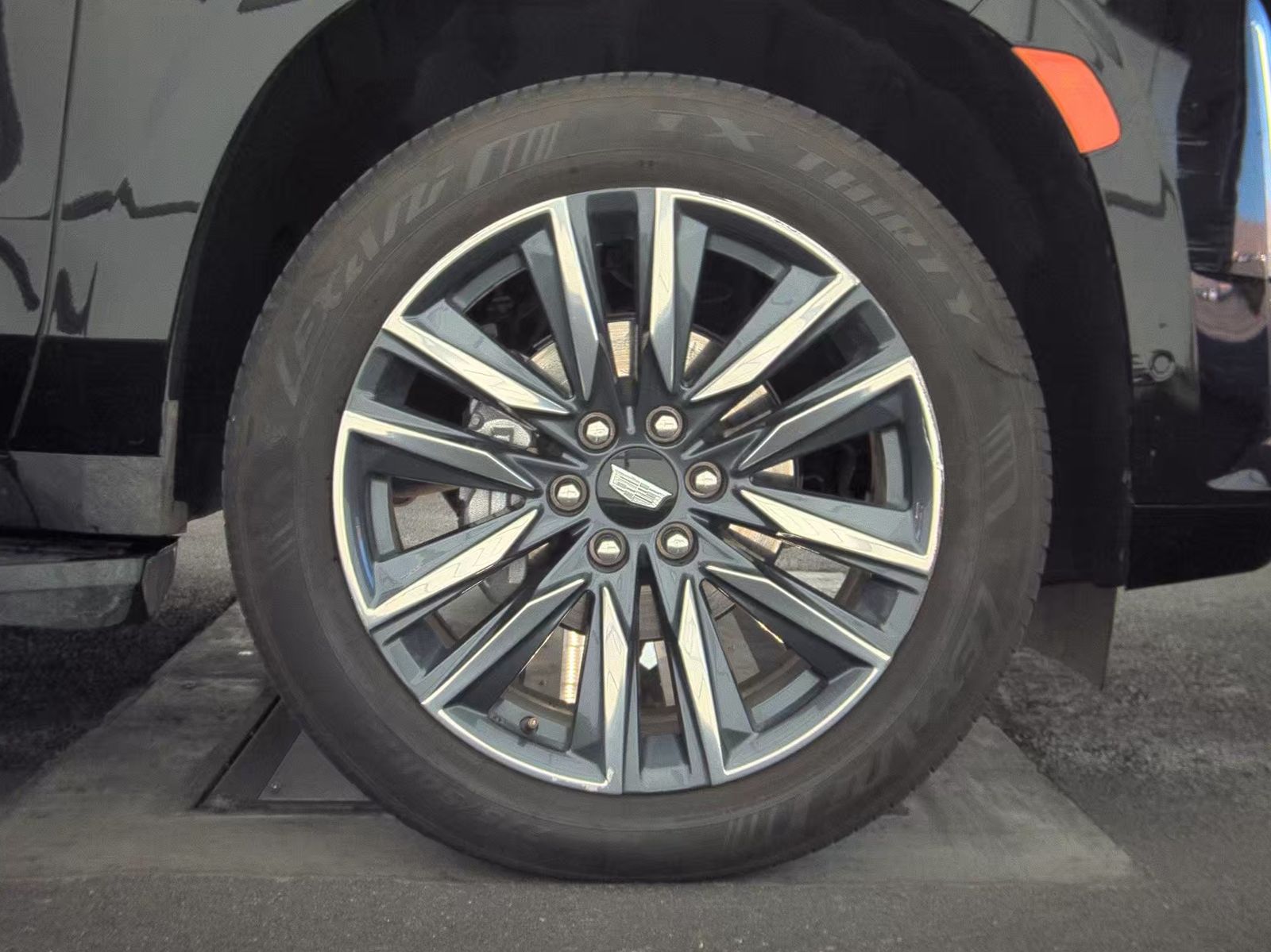 2023 Cadillac Escalade ESV Sport AWD