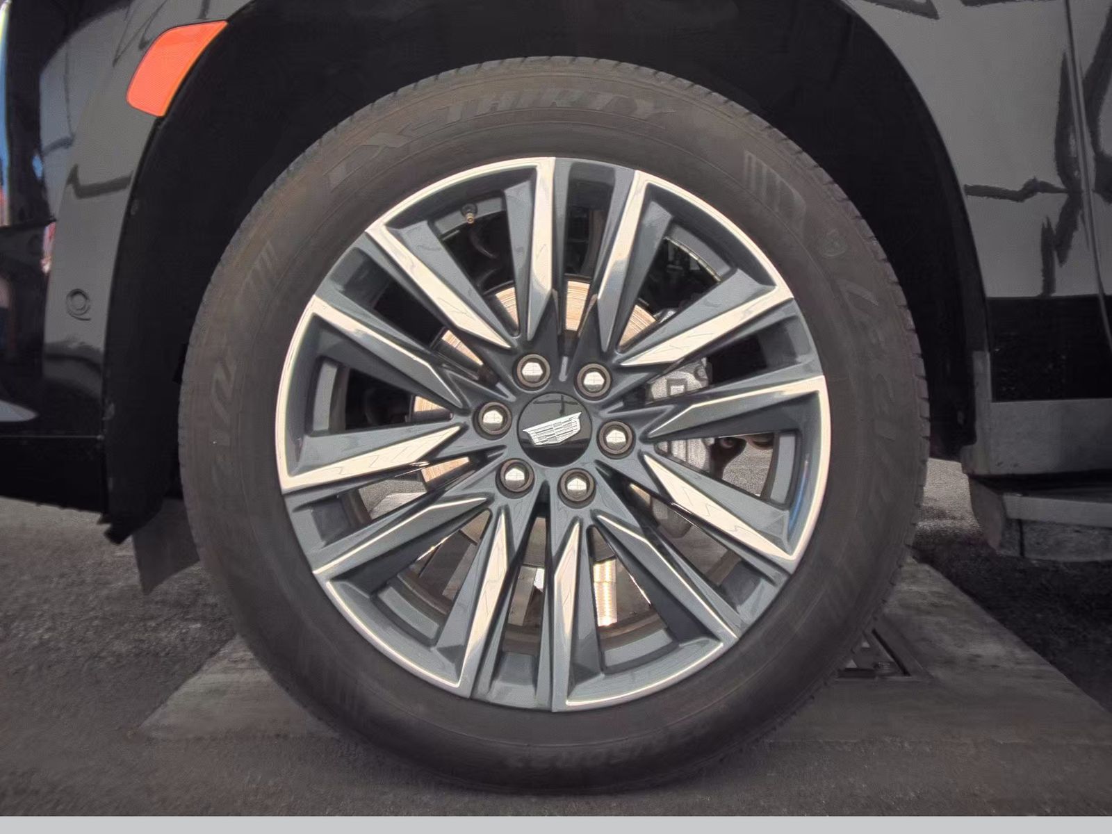 2023 Cadillac Escalade ESV Sport AWD