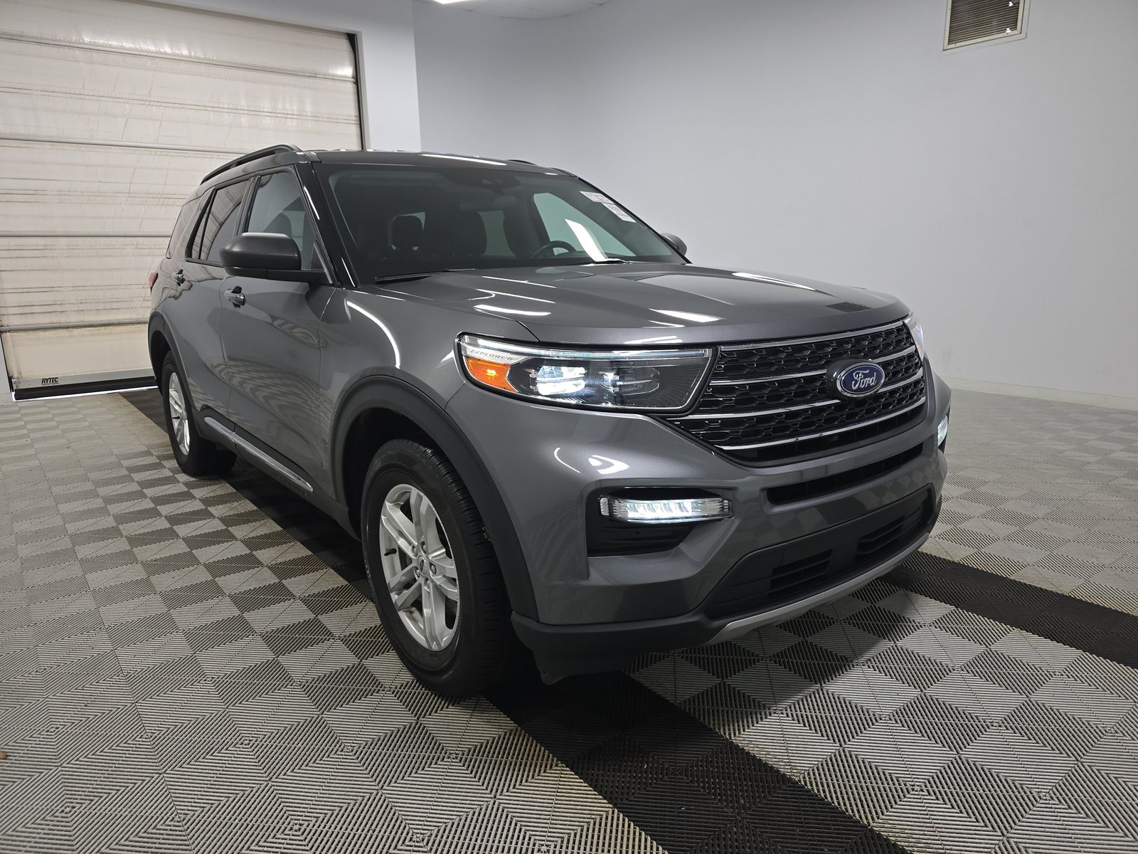 2023 Ford Explorer XLT AWD