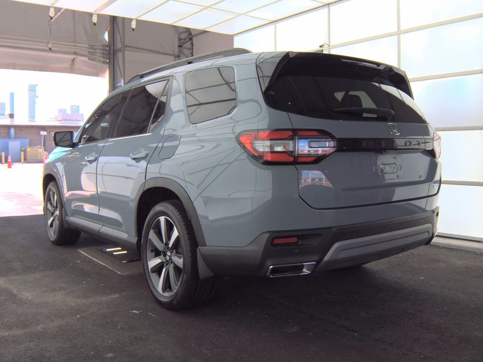 2023 Honda Pilot Touring FWD