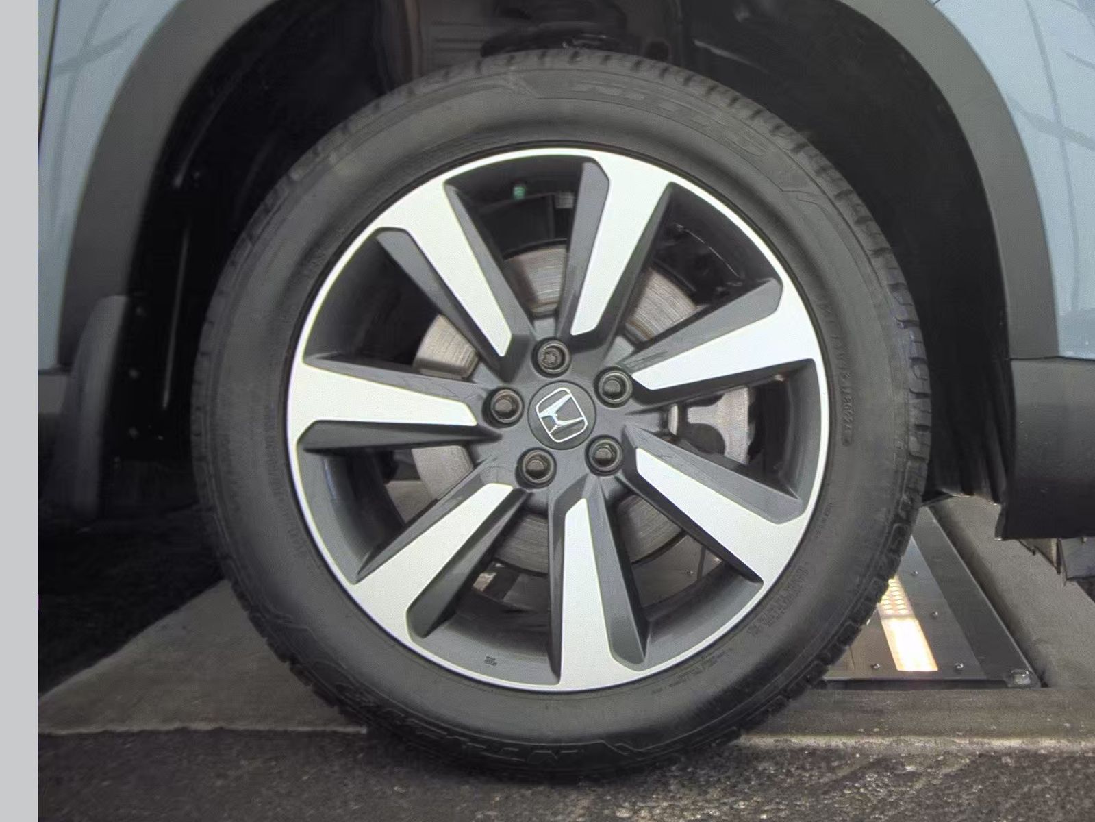 2023 Honda Pilot Touring FWD