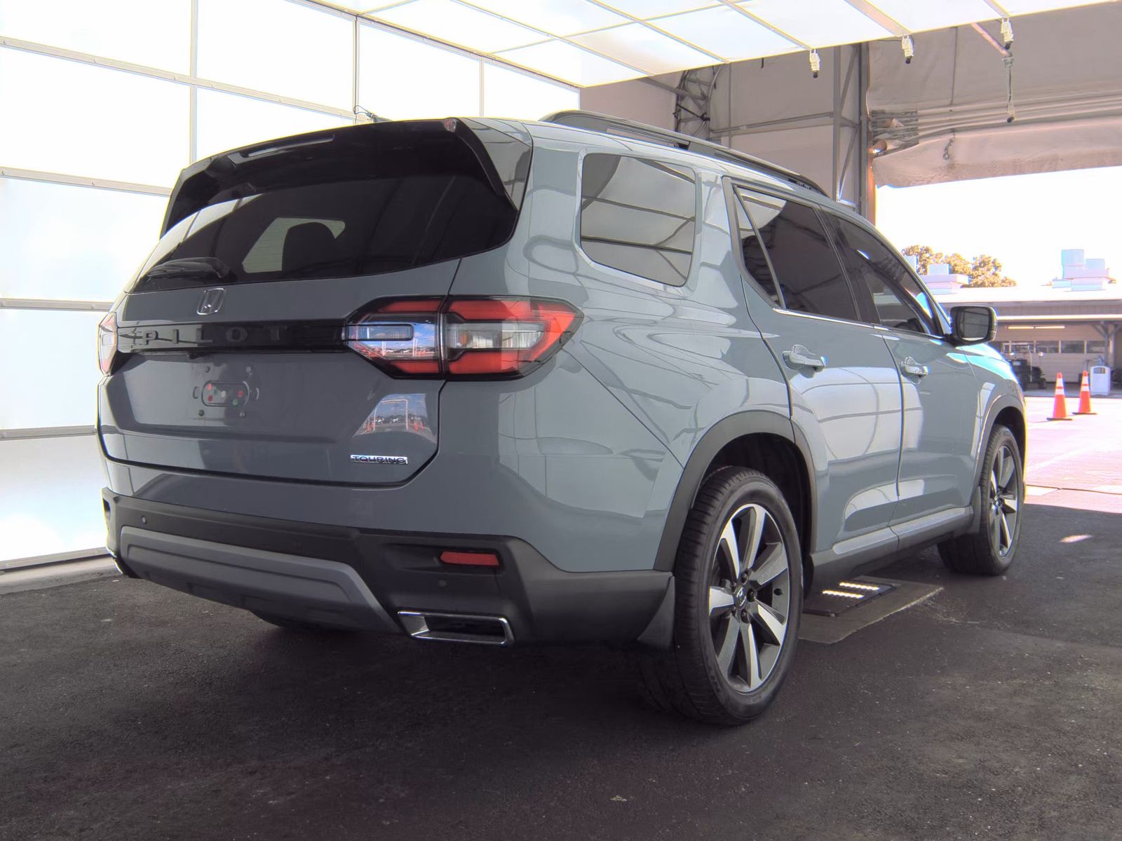 2023 Honda Pilot Touring FWD