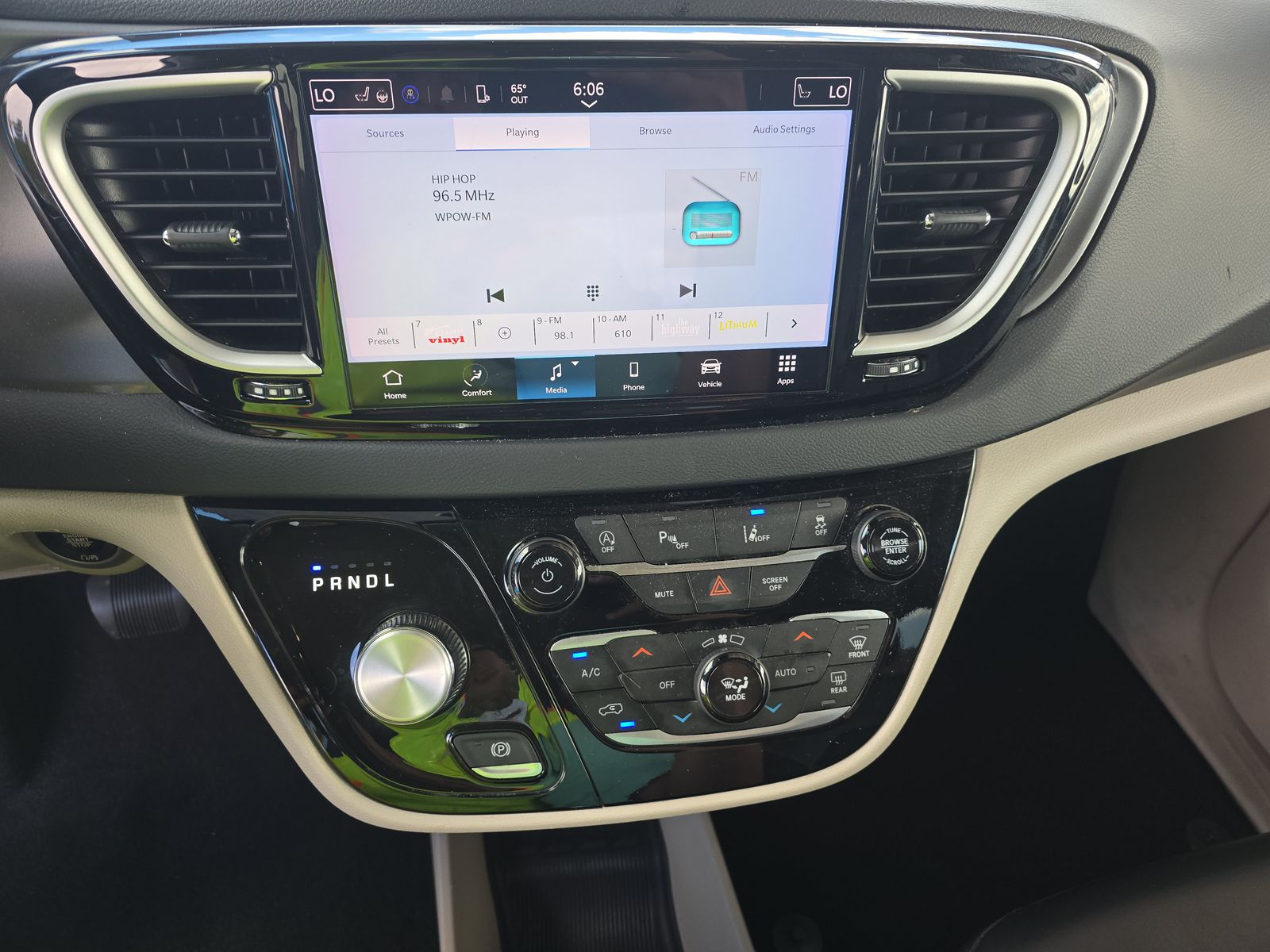 2023 Chrysler Pacifica Touring L FWD