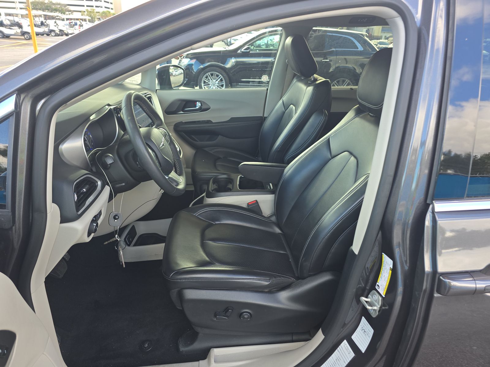 2023 Chrysler Pacifica Touring L FWD