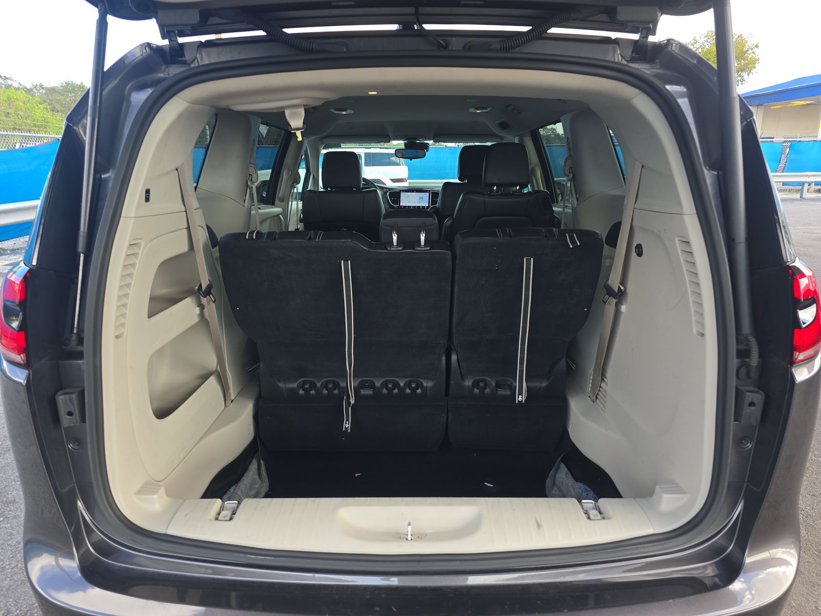 2023 Chrysler Pacifica Touring L FWD