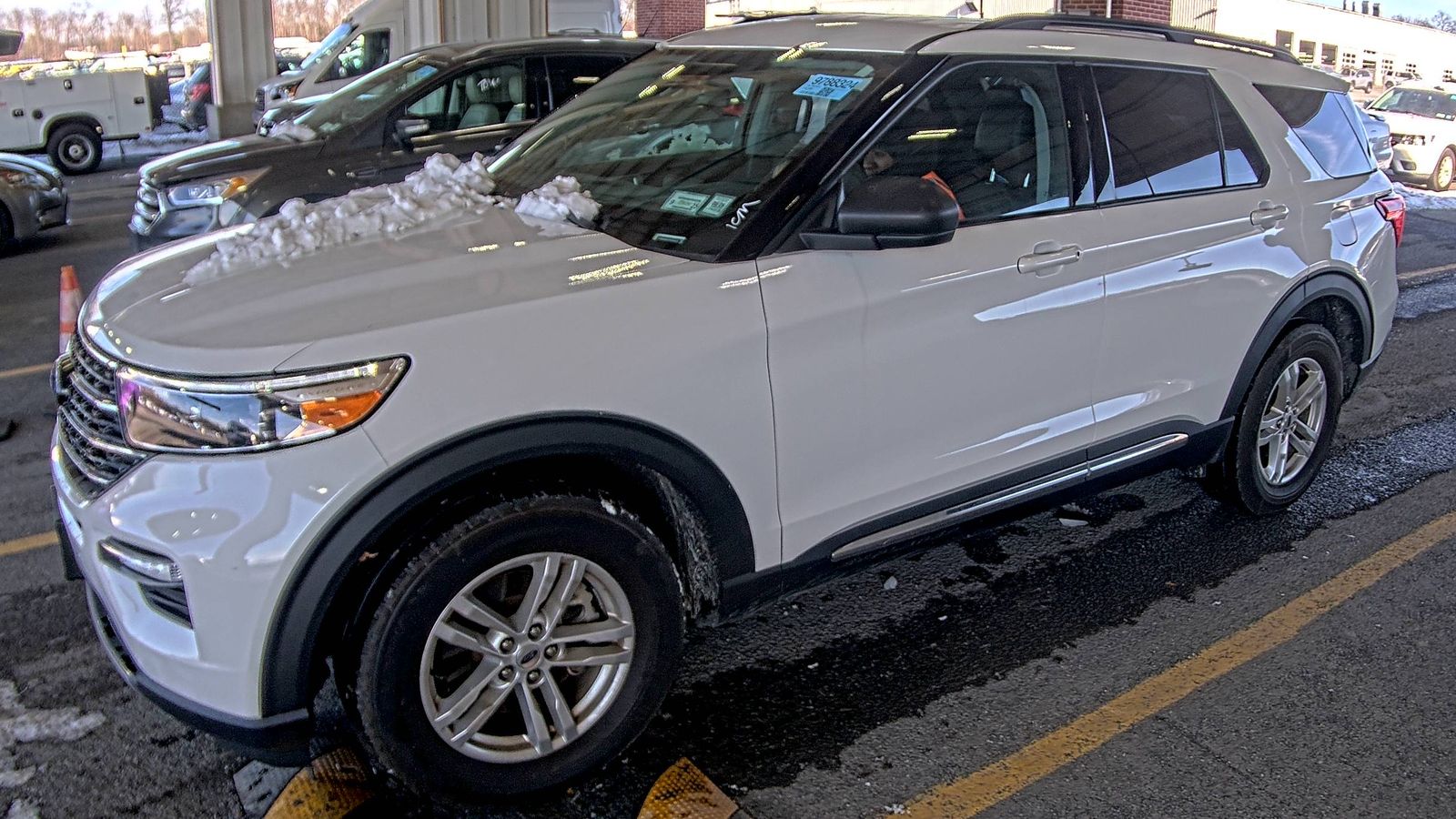 2023 Ford Explorer XLT AWD