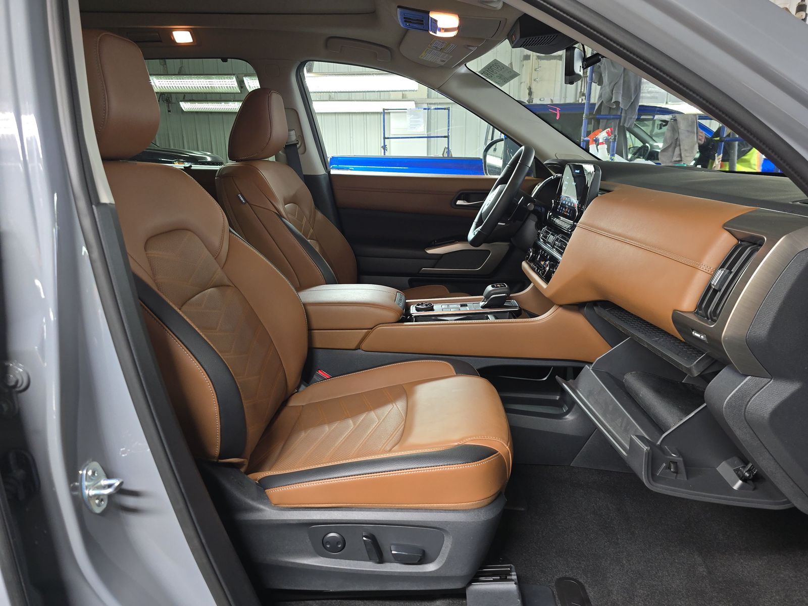 2024 Nissan Pathfinder Platinum AWD