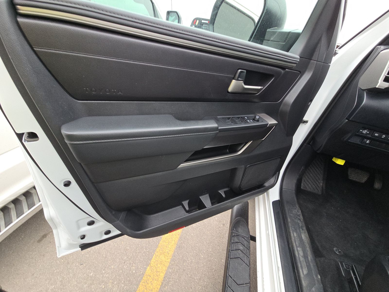 2024 Toyota Tundra SR5 AWD