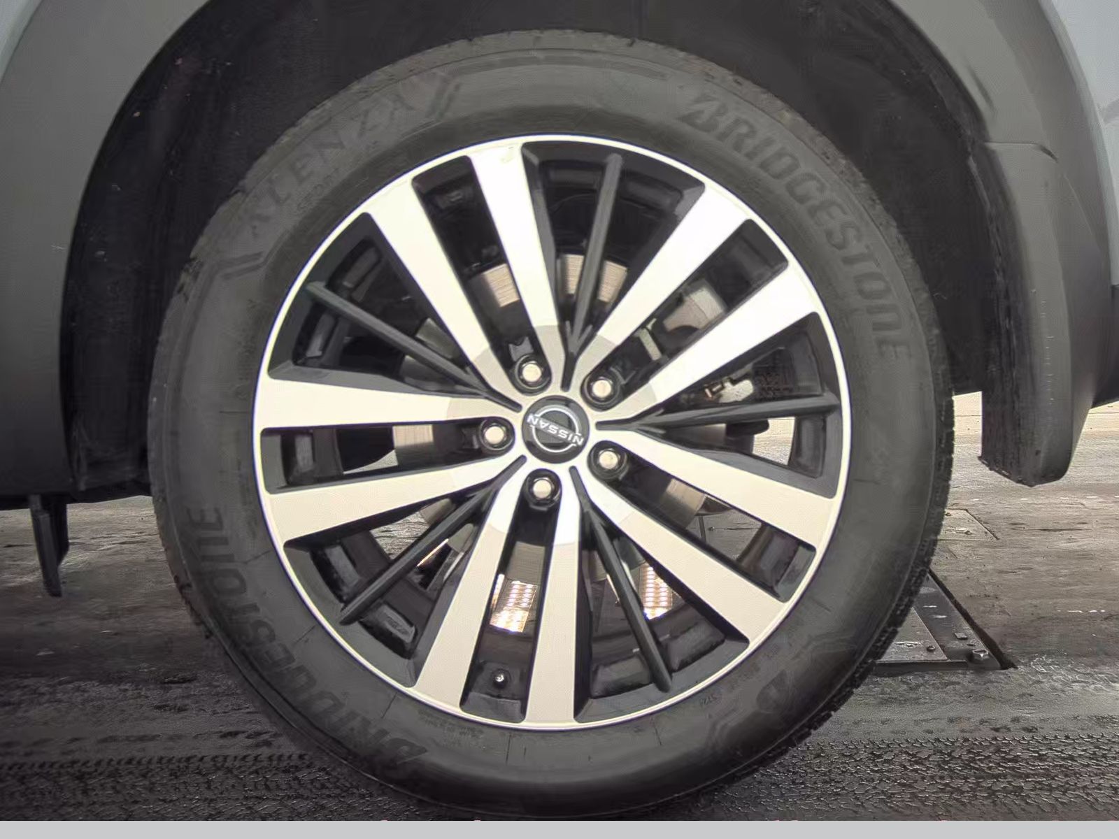 2024 Nissan Pathfinder Platinum AWD