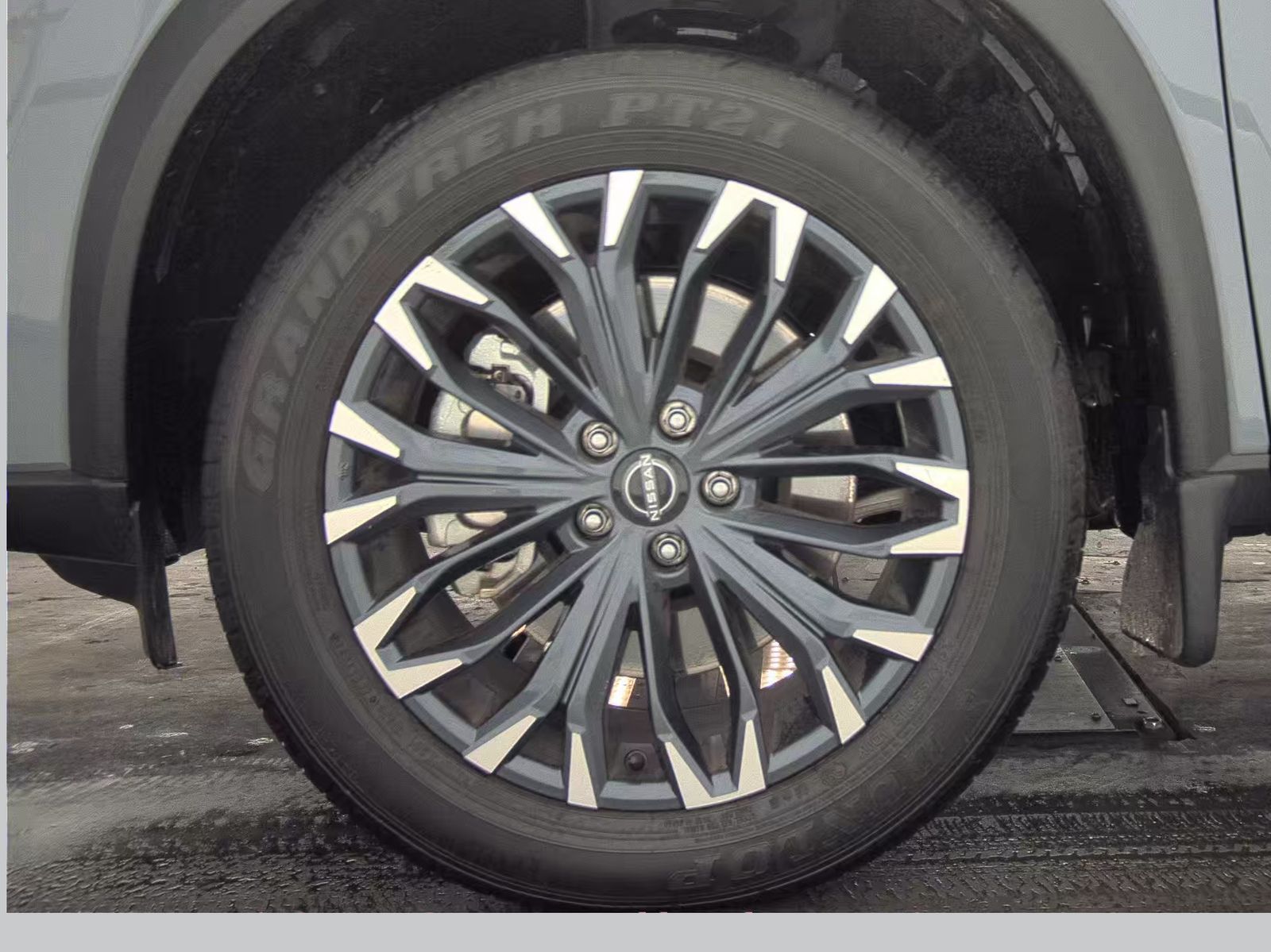 2025 Nissan Rogue SL FWD