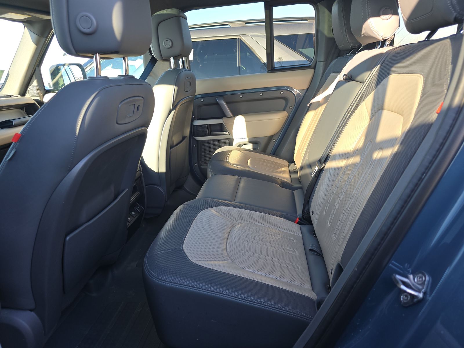 2022 Land Rover Defender 110 X-Dynamic HSE AWD