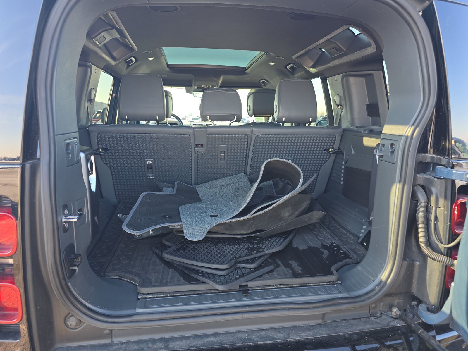 2022 Land Rover Defender 110 X-Dynamic HSE AWD