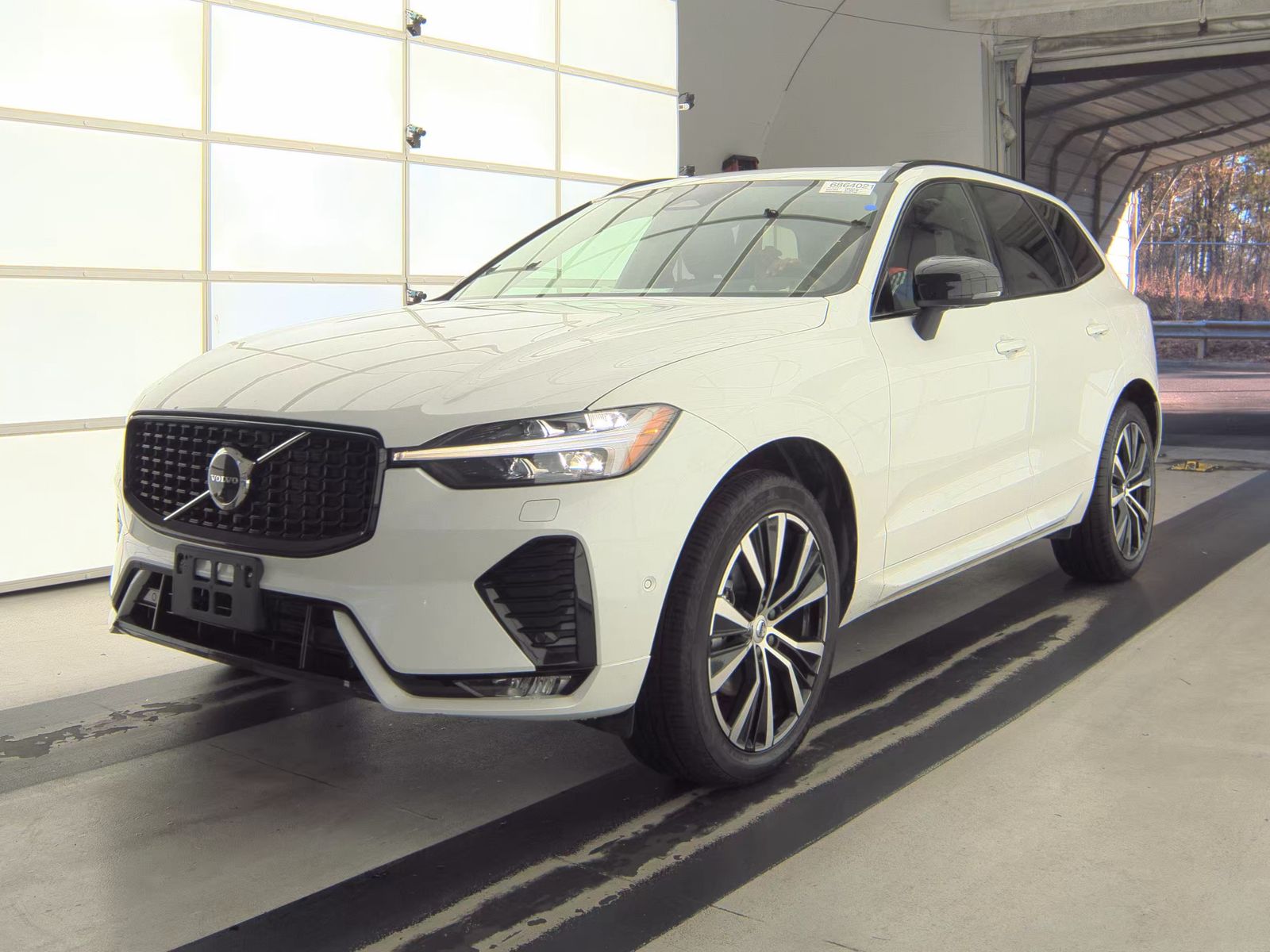 2025 Volvo XC60 B5 Plus AWD