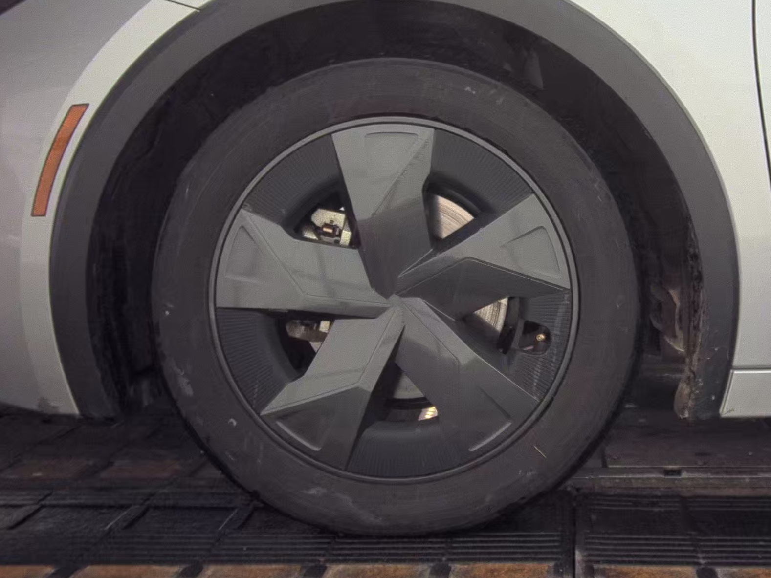 2025 Toyota Prius LE FWD