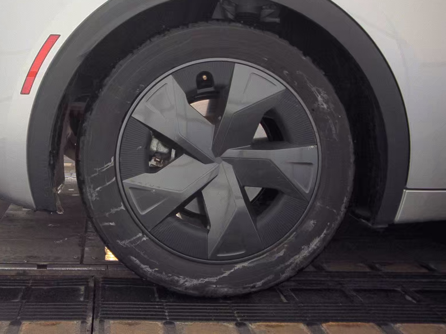 2025 Toyota Prius LE FWD