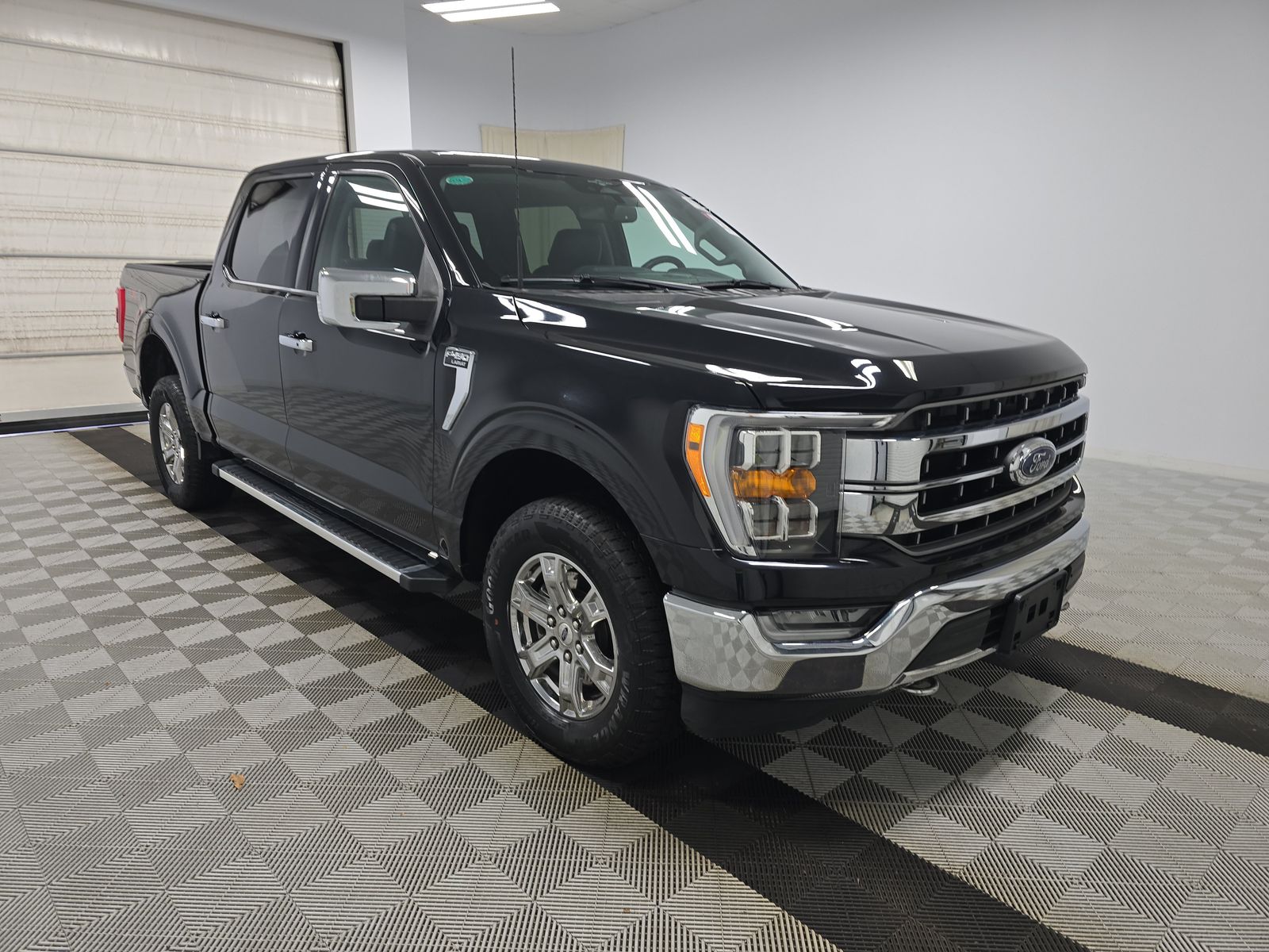 2023 Ford F-150 Lariat AWD