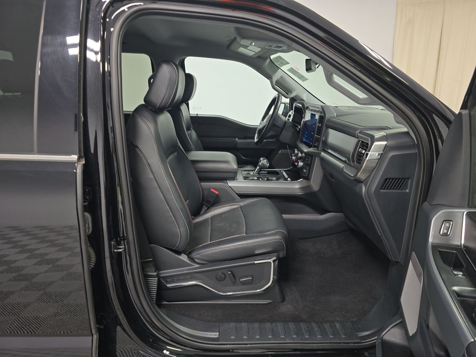 2023 Ford F-150 Lariat AWD