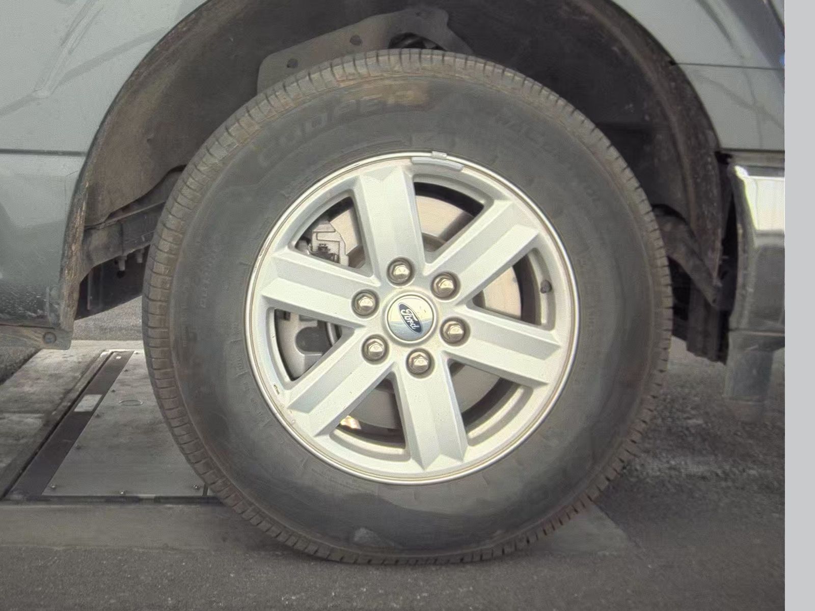 2023 Ford F-150 XLT RWD