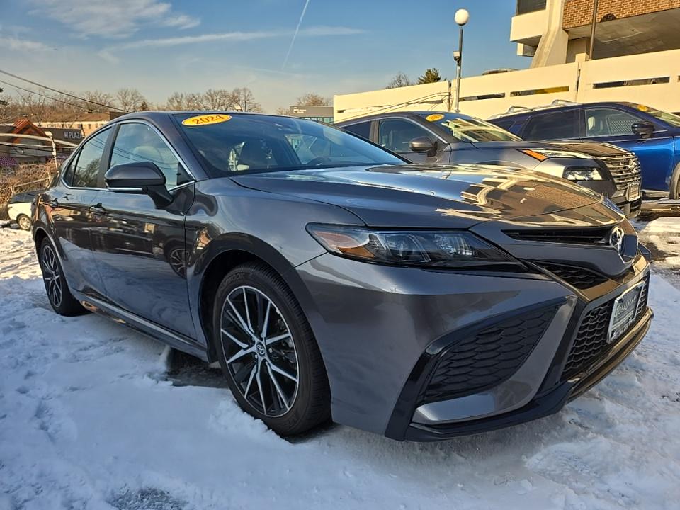 2024 Toyota Camry Hybrid SE FWD