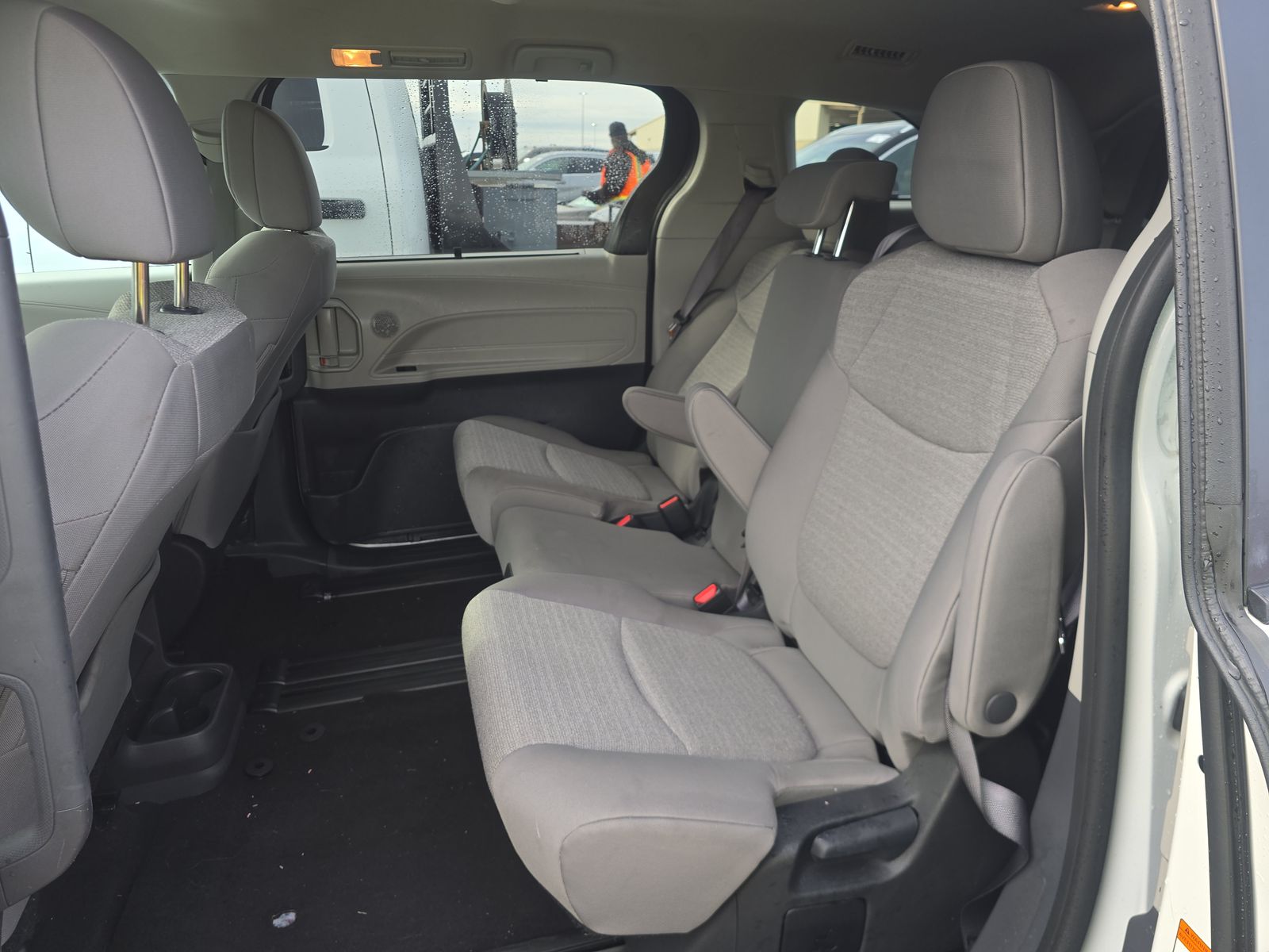 2024 Toyota Sienna LE FWD