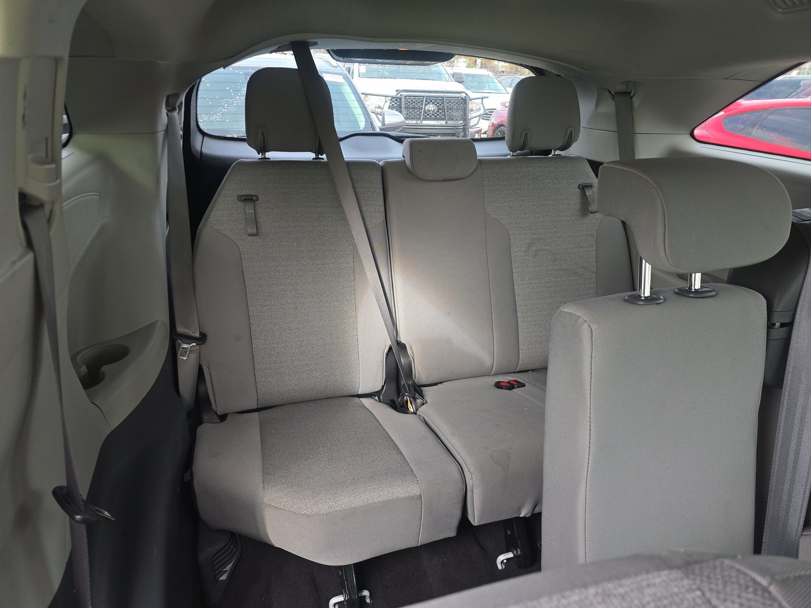 2024 Toyota Sienna LE FWD